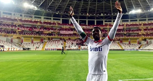 Eto'o'dan Türk bayraklı paylaşım