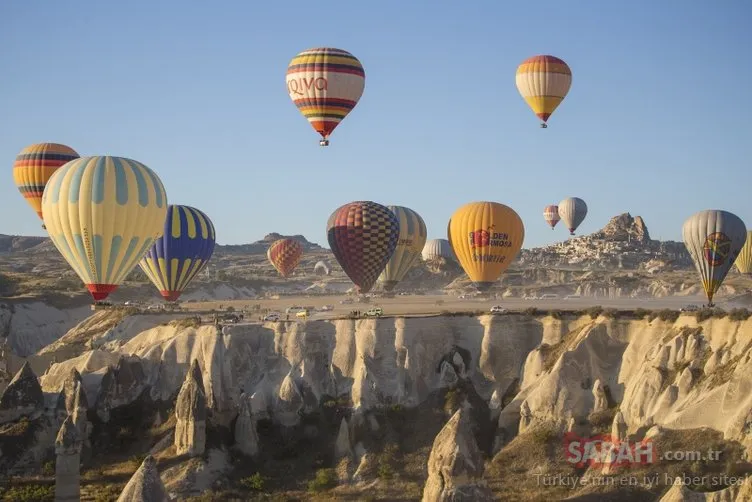 Kapadokya’da balonlar 437 bin kişiyi uçurdu