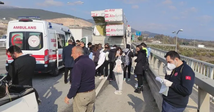 Bursa’da can pazarı! Öğrenci taşıyan otobüs kamyona çarptı... Çok sayıda yaralı var