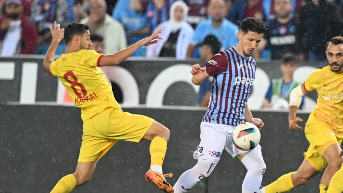 SON DAKİKA: Trabzon'da inanılmaz son! Fırtına, son saniyede beraberliği kurtardı SON DAKİKA: Trabzon'da inanılmaz son! Fırtına, son saniyede beraberliği kurtardı