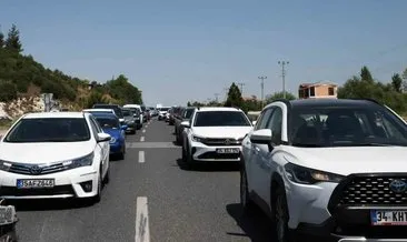 Muğla'ya tatilci akını! Araç kuyruğunun bir ucu Aydın diğer ucu Muğla’da #mugla
