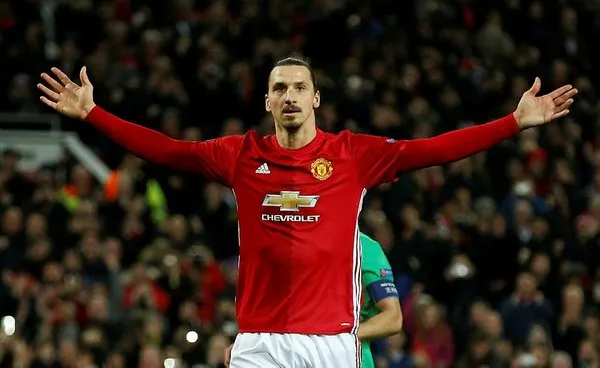 Manchester United, Zlatan Ibrahimovic'in sözleşmesini fesh etti!