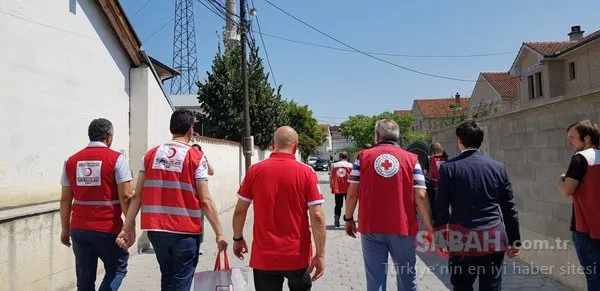 Türk Kızılayı Kosova'da ihtiyaç sahiplerine kurban eti dağıttı