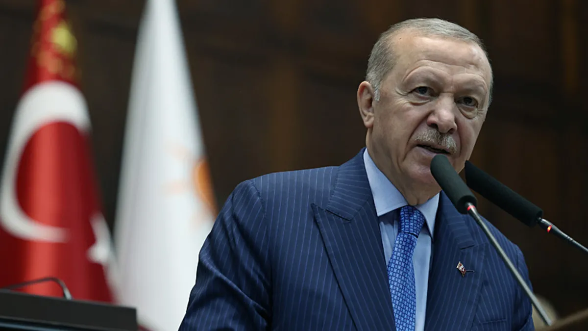 Türkiye Cumhurbaşkanı Recep Tayyip Erdoğan konuşma yaparken