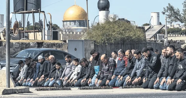 Aksa’da cuma zulmü