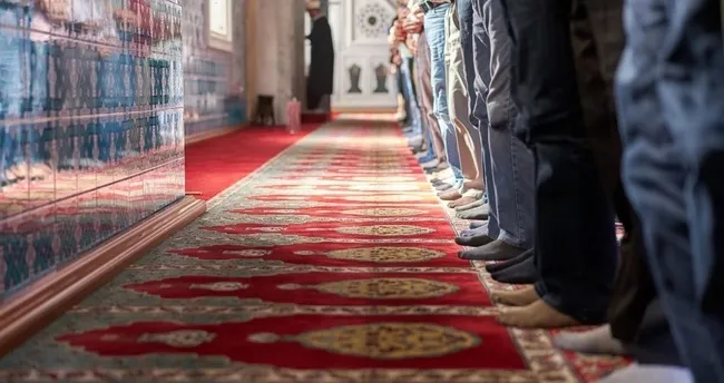 Liselilere cuma namazı izni