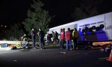 SON DAKİKA | Katliam gibi kaza! Bariyerleri yıkıp karşı şeride geçen tır otobüse çarptı: 6 ölü, 43 yaralı #denizli