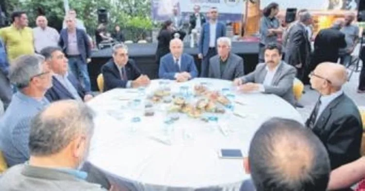 Başkan Yaşar bütün mahalle iftarlarına katılıyor