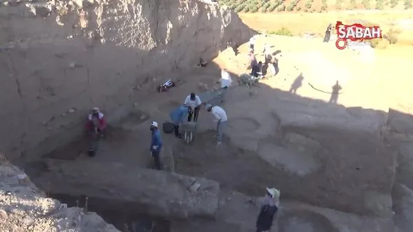Oylum Höyüğü'nde heyecanlandıran keşif: 3900 yıl öncesine ait anıtsal yapı bulundu | Video