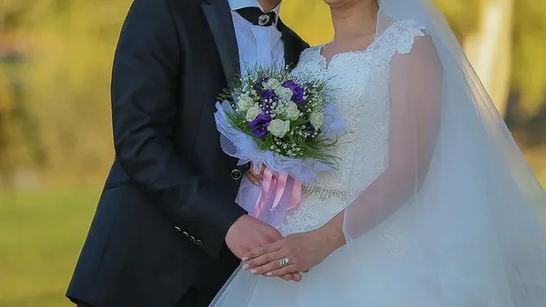 evlilik-yolundaki-genclere-destek-buyuyor-aile-ve-genclik-fonundan-218-milyar-tllik-odeme-1787298130537.jpg