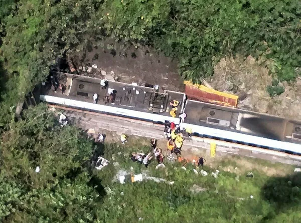 Tayvan'da korkunç kaza: Tren raydan çıktı! Ölü ve yaralılar var