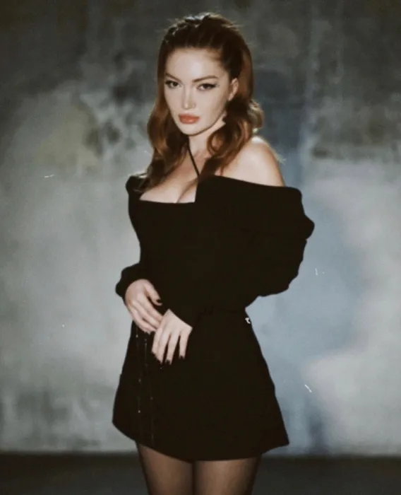 Aşk listesi gittikçe kabarıyor... Fenomen Danla Bilic gönlünü şimdi de Beşiktaşlı futbolcuya kaptırdı!