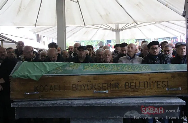 Sanatçı Serkan Keskin’in annesi İzmit’te toprağa verildi