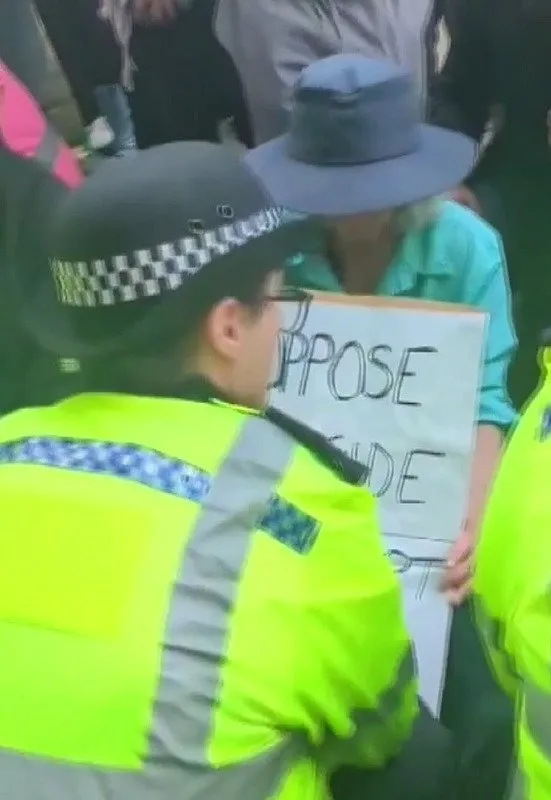 İngiltere’de Filistin’e destek gösterisi: Londra’da binlerce kişi Gazze için sokaklara döküldü!