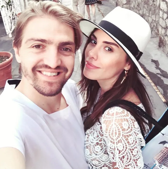 Caner Erkin eşi Şükran Ovalı ile Bebek’te hasret giderdi Sayfa 1
