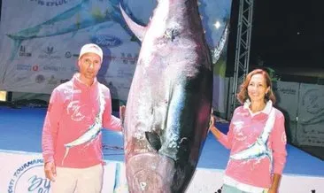 305 kiloluk orkinosla rekor kırdılar #izmir 305 kiloluk orkinosla rekor kırdılar #izmir