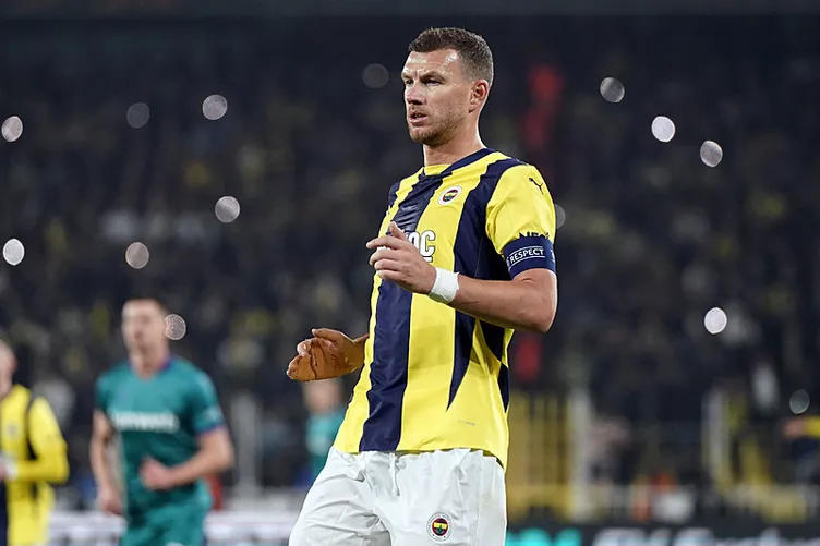 Fenerbahçe’de değişim vakti! Jose Mourinho’nun işaret ettiği 2 yıldız...