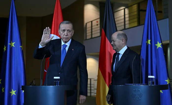 son-dakika-baskan-erdogandan-eurofighter-sorusuna-cok-net-cevap-bizi-tehdit-etmeyin-1700250092421.jpg