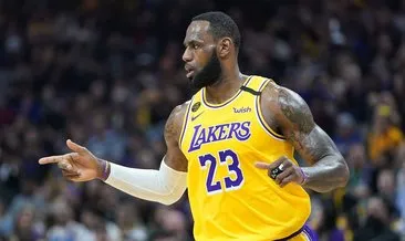 Lakers Kings maçında Lebron James triple-double yaptı!