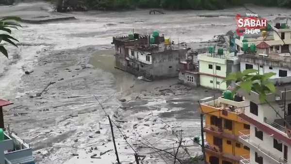 Nepal'i sel ve heyelan vurdu: 11 ölü, 25 kayıp | Video