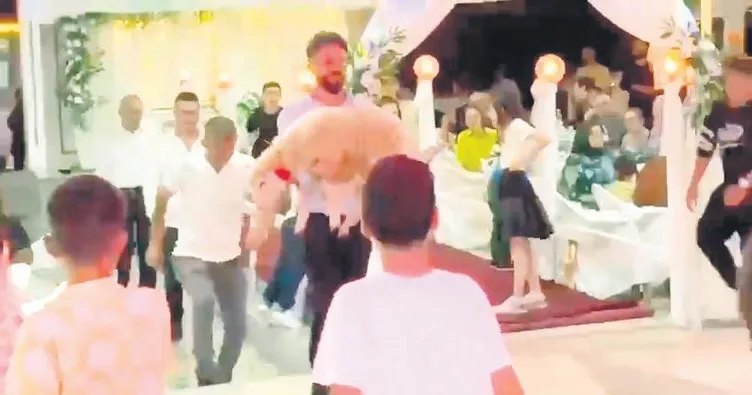 Takı yerine çifte koyun hediye edildi