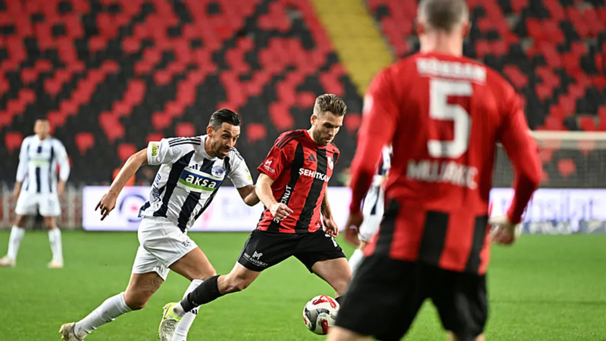 Burak Yılmaz, Emre Belözoğlu'nu üzdü! Gaziantep 3 puanı hatırladı