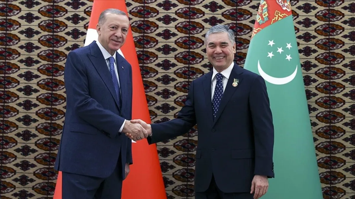 Başkan Erdoğan, Türkmenistan Millî Lideri Gurbangulu Berdimuhamedov ile görüştü Başkan Erdoğan, Türkmenistan Millî Lideri Gurbangulu Berdimuhamedov ile görüştü
