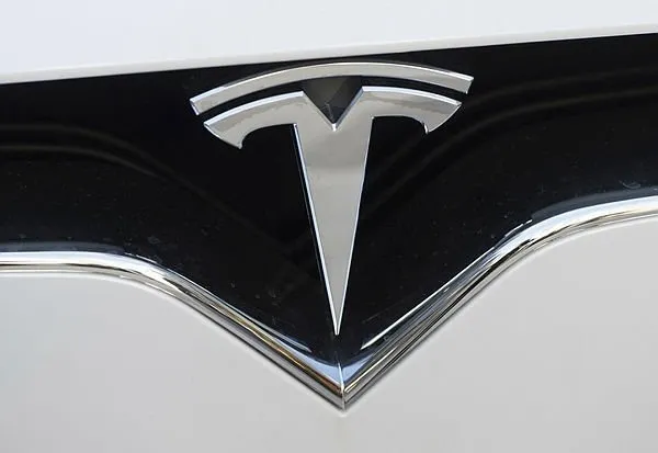 Tesla Model 3 için iptaller arka arkaya geliyor