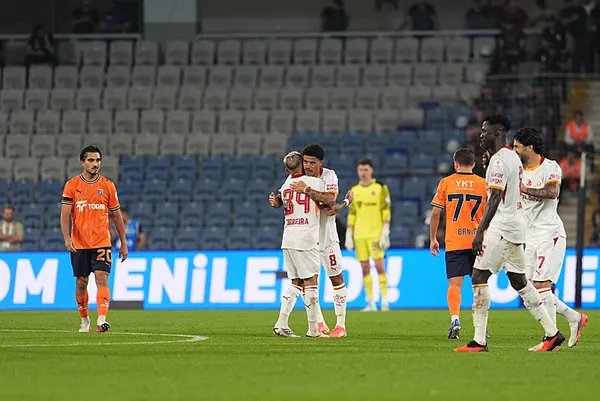 son-dakika-haberi-galatasaray-basaksehiri-3-golle-devirdi-1788557270366.jpeg