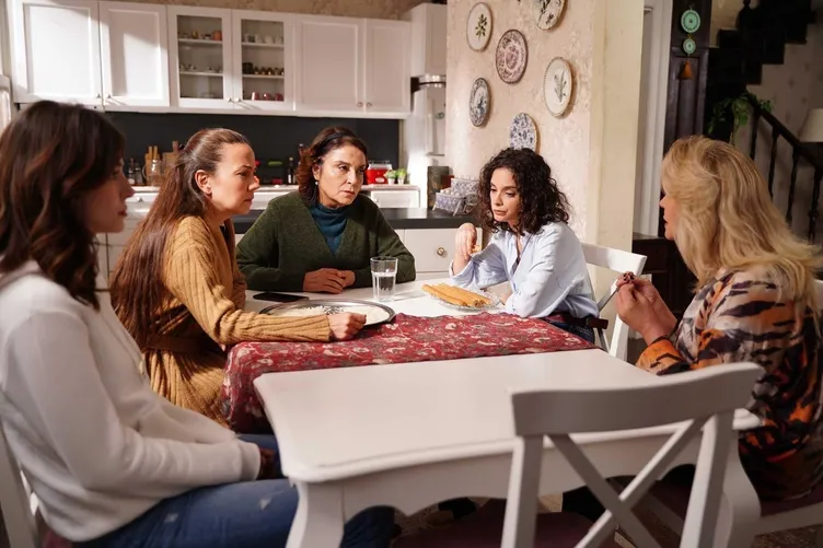 Benim Güzel Ailem final mi, bitiyor mu, neden bitiyor? 6 Aralık TRT 1 yayın akışı ile Benim Güzel Ailem final bölümü ne zaman, bu akşam mı?