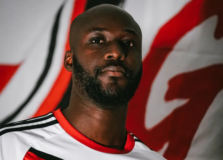 Süper Lig’de transfer rüzgarı! İşte resmen açıklanan tüm imzalar 2026-2027