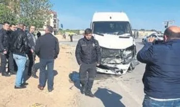 Servisle polis aracı çarpıştı: 1 kişi öldü