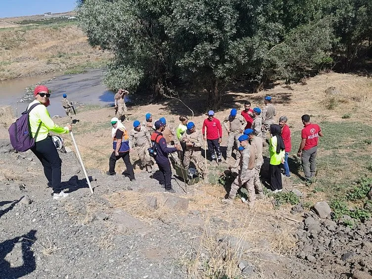 SON DAKİKA: Kayıp Narin'i bulmak için zamanla yarış! Özel ekip 12 dakikalık sırrın peşinde