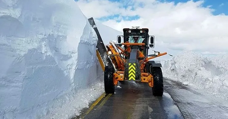 Erzurum kırsalında kar nedeniyle kapanan yollar açılıyor