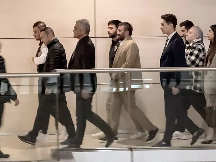 SON DAKİKA… Serdar Ortaç ve Mehmet Ali Erbil yasa dışı bahis suçundan gözaltına alındı: Ev hapsi verilen Serdar Ortaç’tan ilk açıklama!