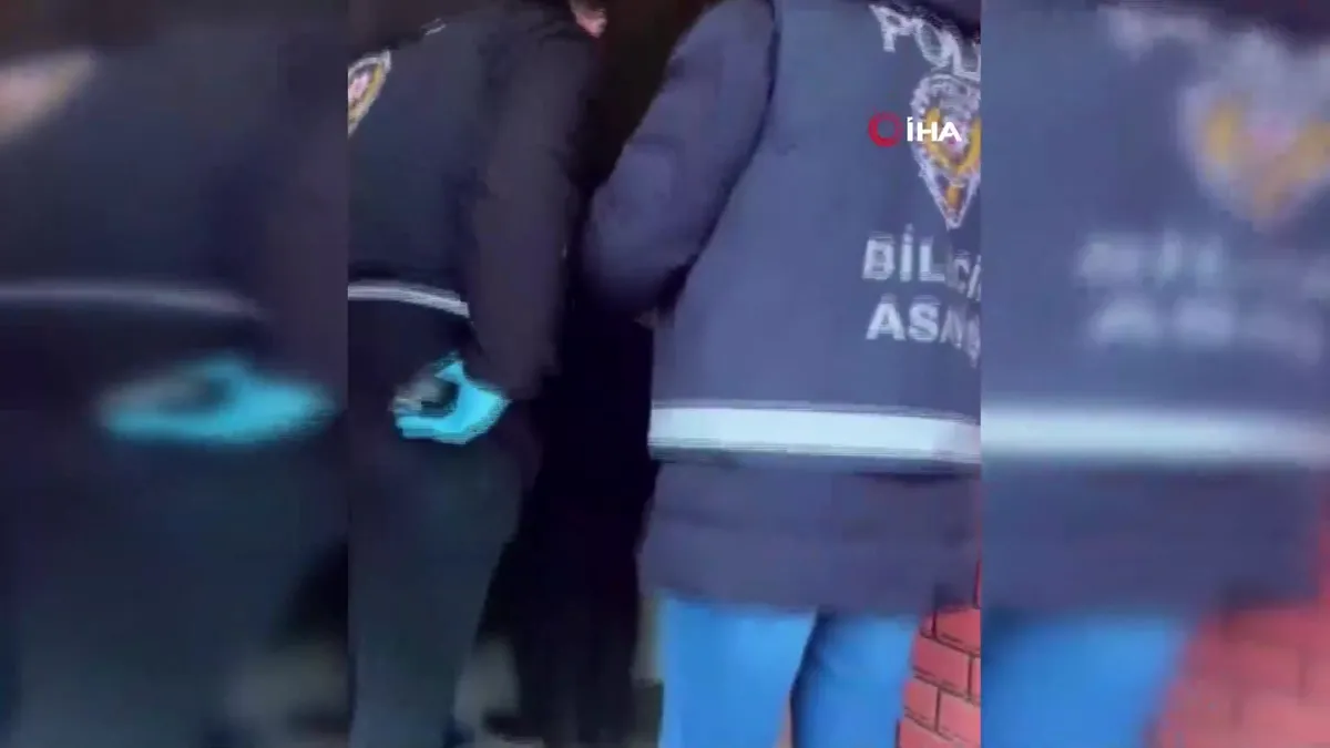 Kendilerini MİT görevlisi olarak tanıtarak vurgun yapan şebeke çökertildi | Video videosunu izle Kendilerini MİT görevlisi olarak tanıtarak vurgun yapan şebeke çökertildi | Video videosunu izle