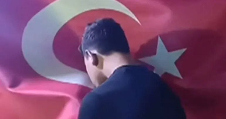 Türk bayrağına yönelik provokasyonlara MİT gereğini yaptı: Yırttığı Türk bayrağını öptü!