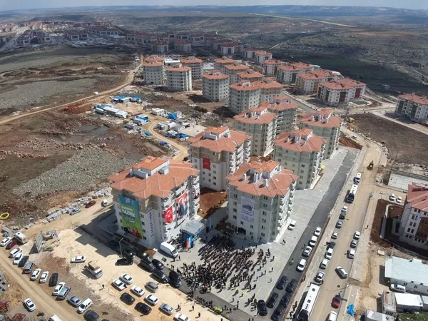 hayati-yazici-gaziantepte-konut-anahtari-dagitti-1786110770662.jpg