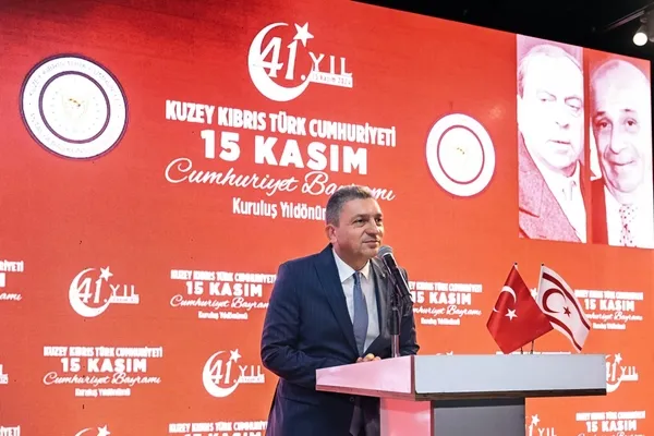 kuzey-kibris-turk-cumhuriyeti-bayrami-antalyada-cosku-ile-kutlandi-1731762954184.jpg