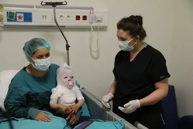 Türkiye o kareyi konuşmuştu! Beril bebek iyileşmeye Türkiye o kareyi konuşmuştu! Beril bebek iyileşmeye