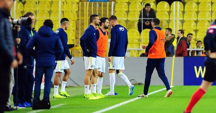 Fenerbahçe taraftarlarından oyunculara sert tepki