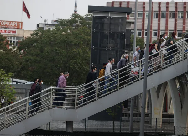 Koronavirüste normalleşme süreci yaz hedefi belirlendi: Vaka sayısında üst sınır 15 bin - 1