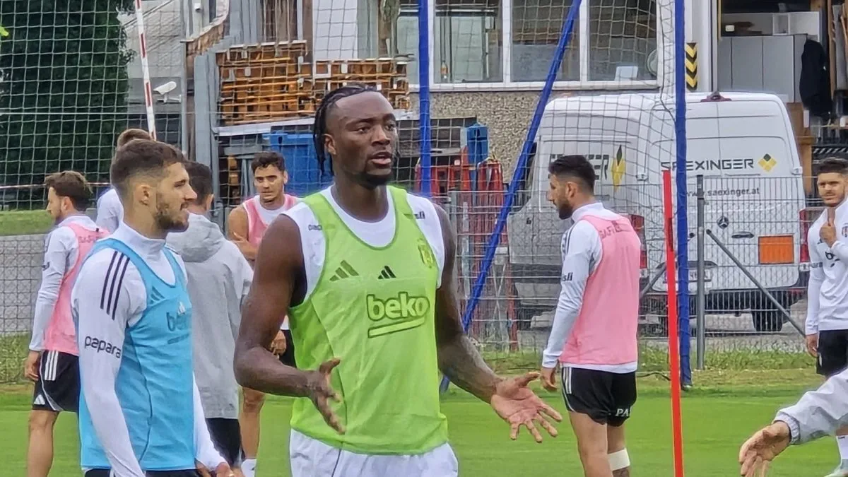 Beşiktaş’ta yeni transfer Tammy Abraham, takımla ilk idmanına çıktı Beşiktaş’ta yeni transfer Tammy Abraham, takımla ilk idmanına çıktı