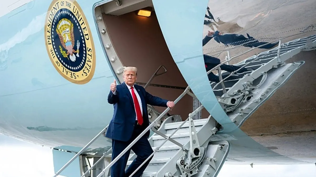 Trump'ı taşıyan uçakla yolcu uçağı çarpışma tehlikesi atlattı