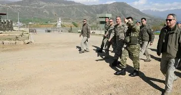Genelkurmay Başkanı Hulusi Akar Irak sınırında birlikleri denetledi