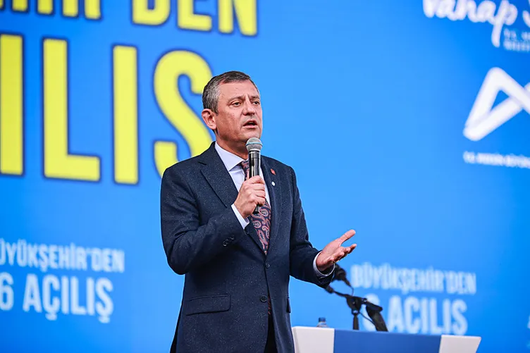 Vatandaştan Özgür Özel’e kırmızı kart! Sürprizi alay konusu oldu: Sen Özgür Özel’sin ya Özgür Yankaya değil!