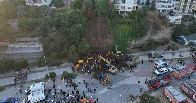 Büyükçekmece’de korkutan toprak kayması