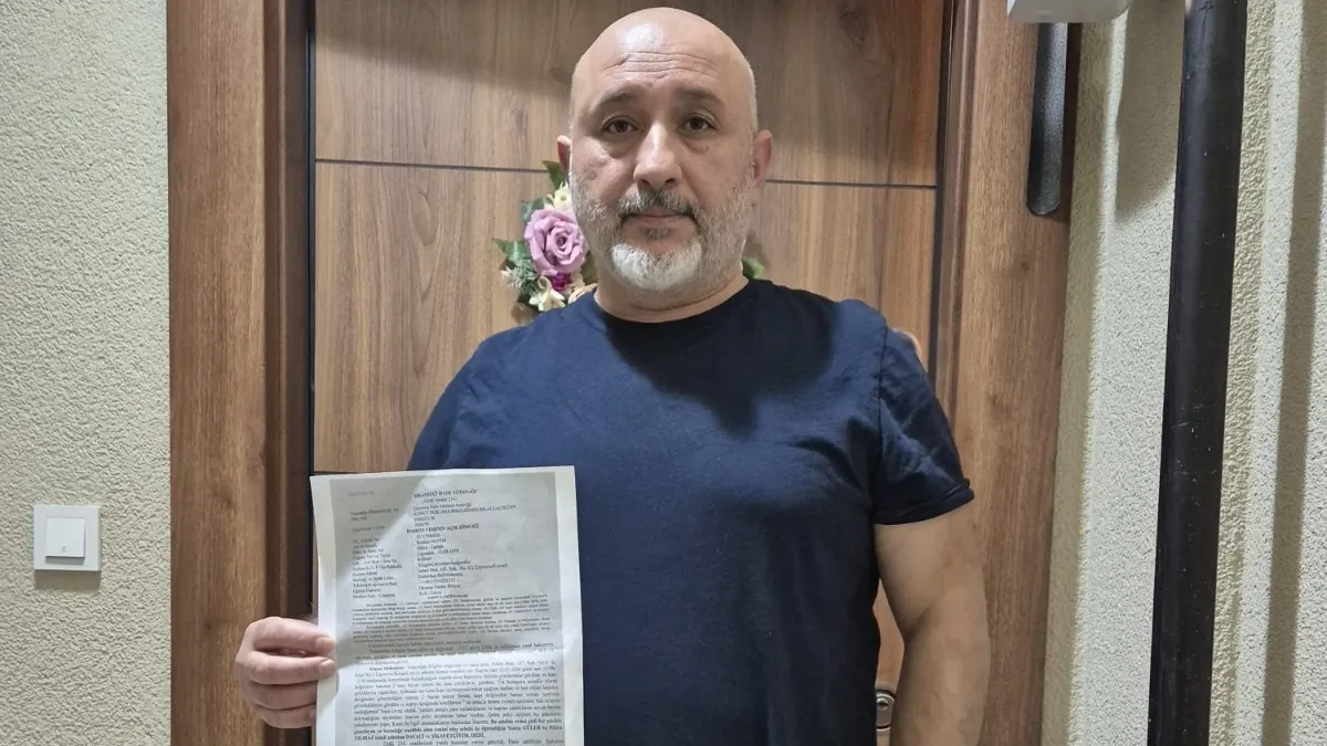 Kapı deliğinden hırsızlık keşfi, uyanık ev sahibine takıldı Kapı deliğinden hırsızlık keşfi, uyanık ev sahibine takıldı