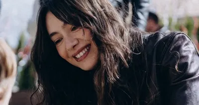 Her haliyle olay! Neslihan Atagül AVM tarzıyla göz kamaştırdı! Şıklığı tam not aldı