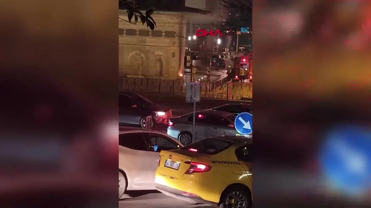 İstanbul Tophane Çeşmesi’nin yandığı anlar kamerada | Video videosunu izle İstanbul Tophane Çeşmesi’nin yandığı anlar kamerada | Video videosunu izle